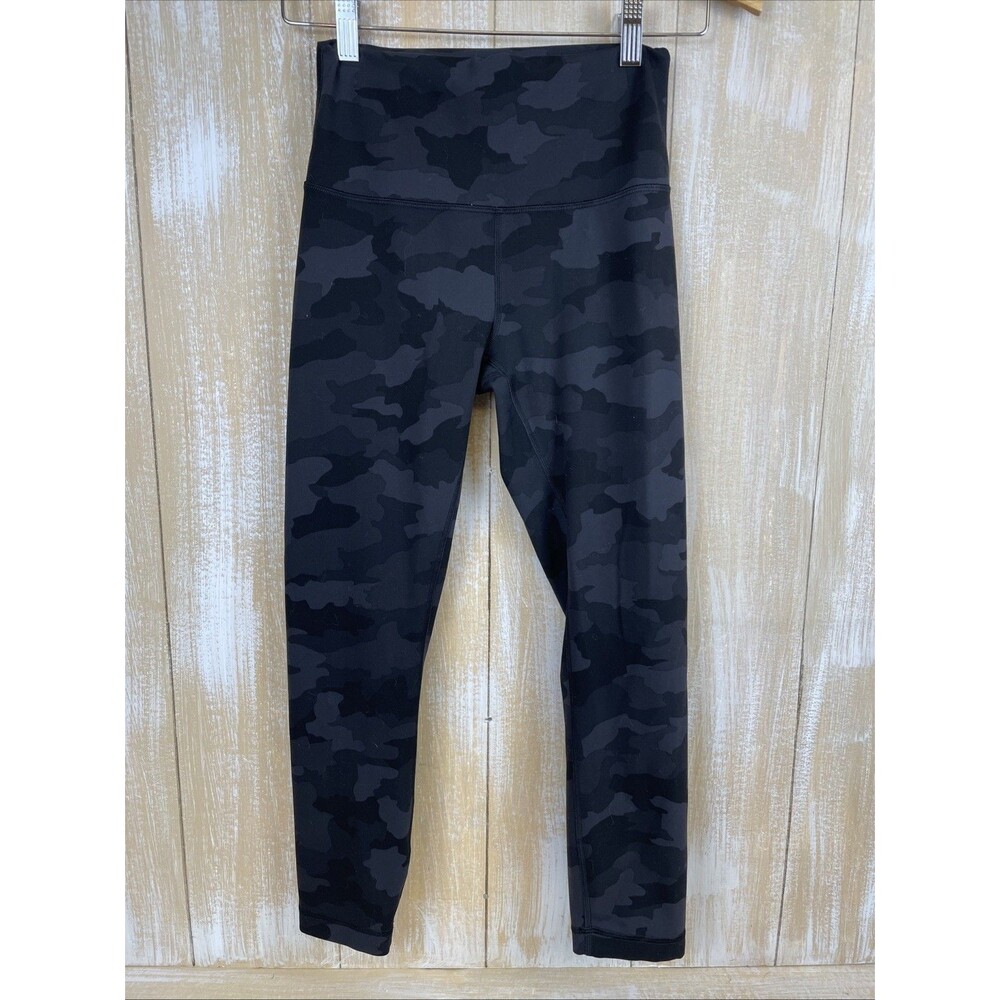 Lululemon Women’s Size 6 Mid Rise Black & Gray Camo Stretch Legging Drawstring